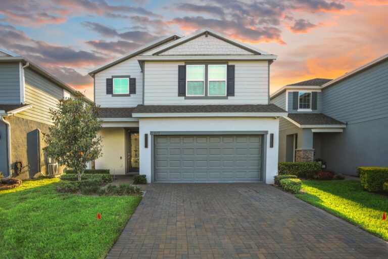 Guide: What Are the Best Painting Colors for the Outside of My House in Tampa?
